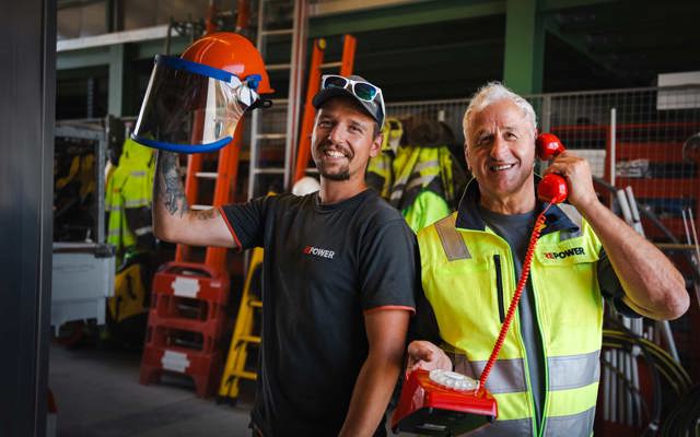 Talentscout Hubi unterwegs mit Netzelektrikern