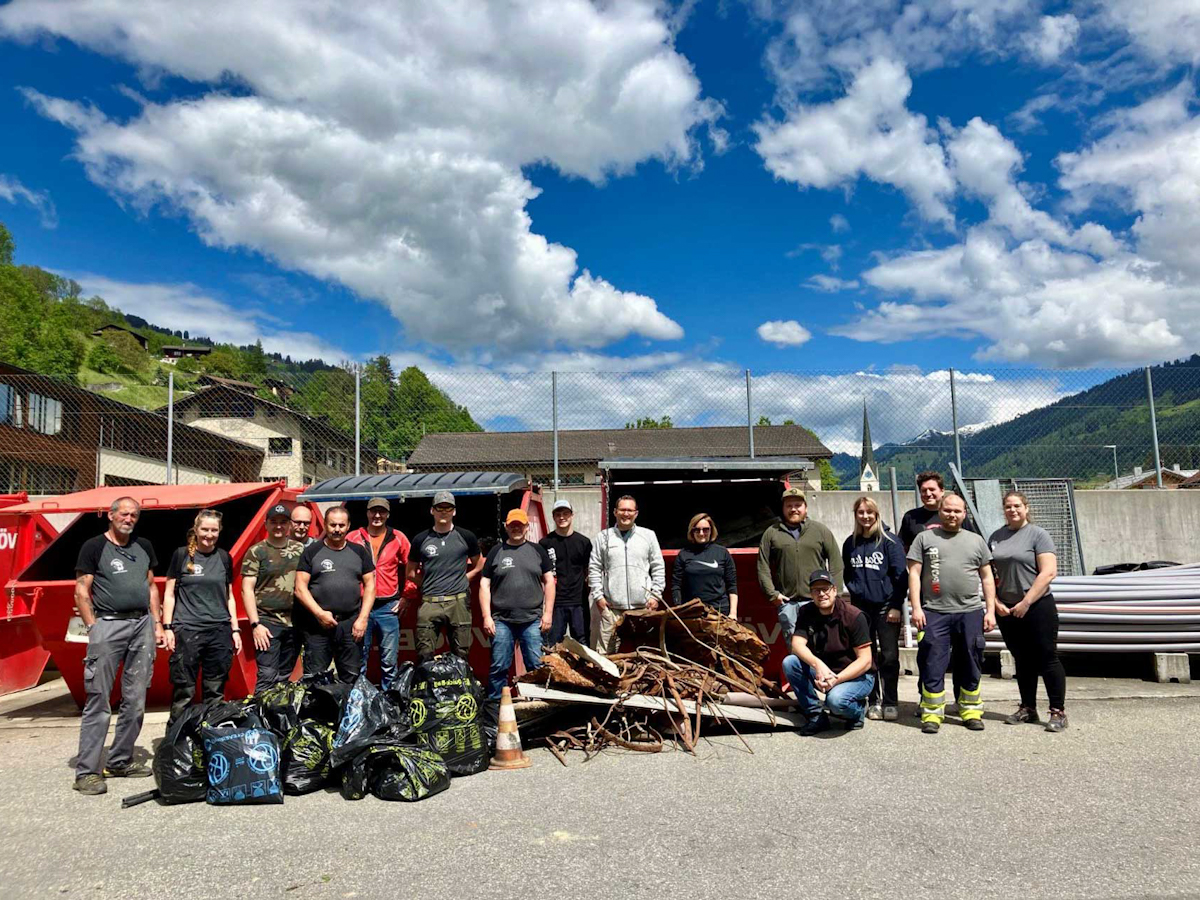 Repower-Mitarbeitende nach ihrem Clean-up-Day