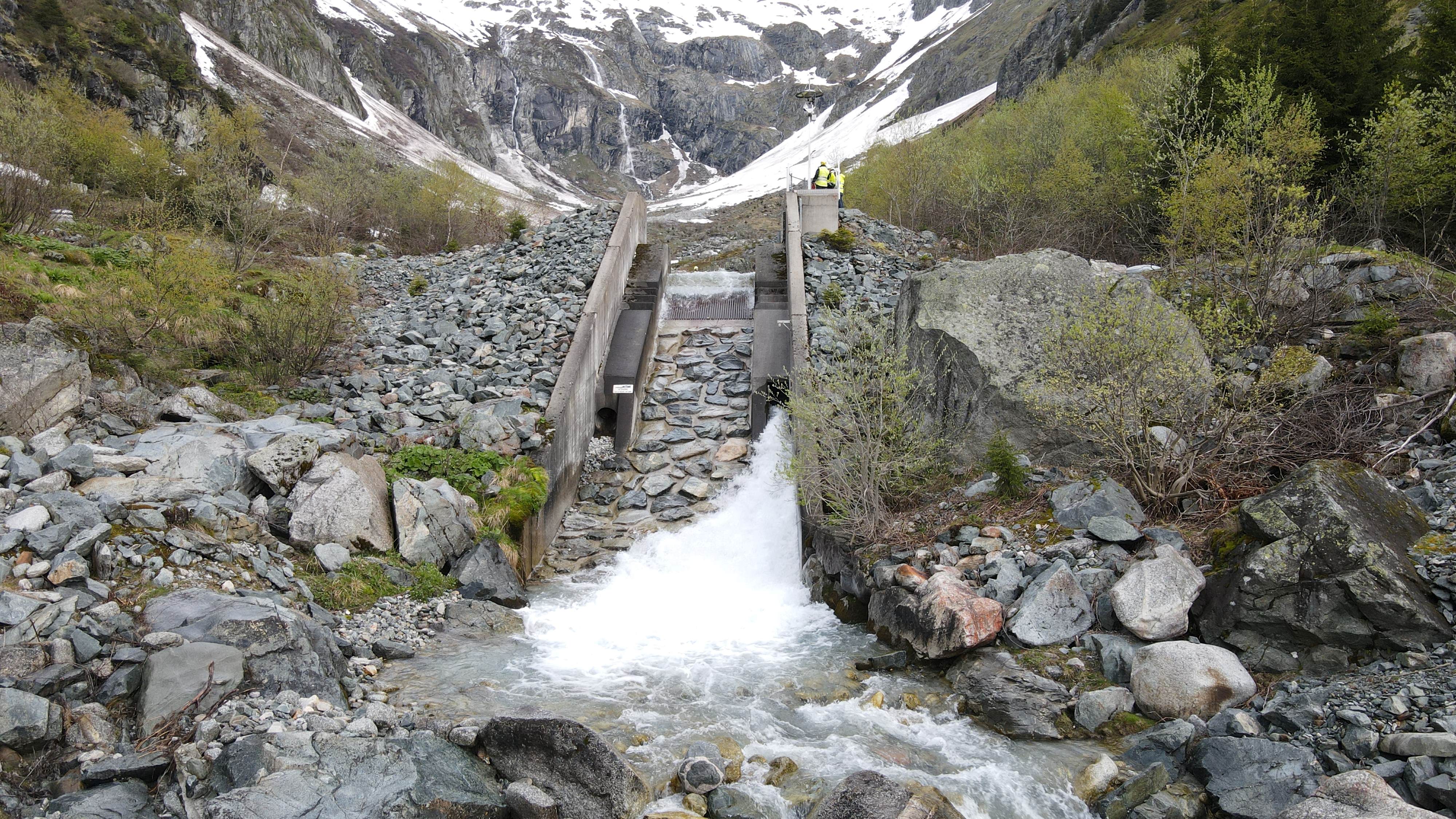 Wasserbauwerk im Gebirge – Erneuerung des Kraftwerks Ferrera abgeschlossen.